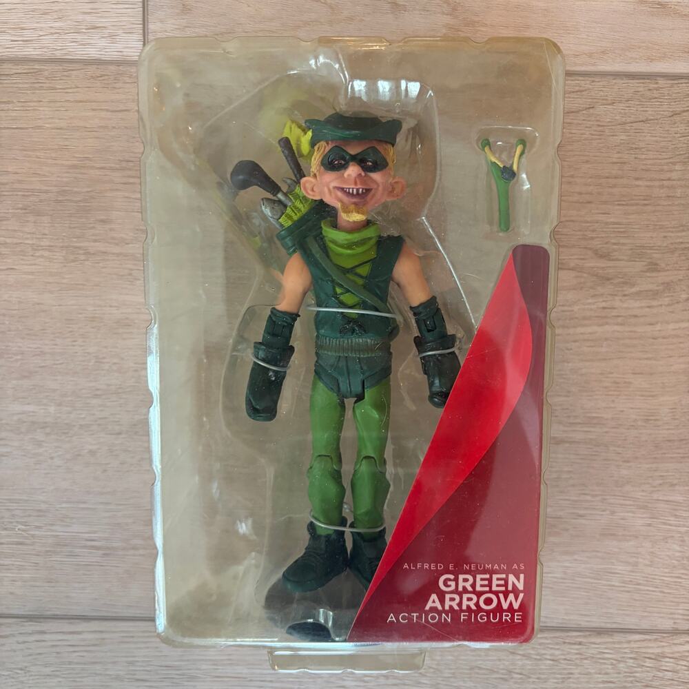 DC Direct Mad Alfred E. Neuman As Green Arrow NEW WITH NO CARD